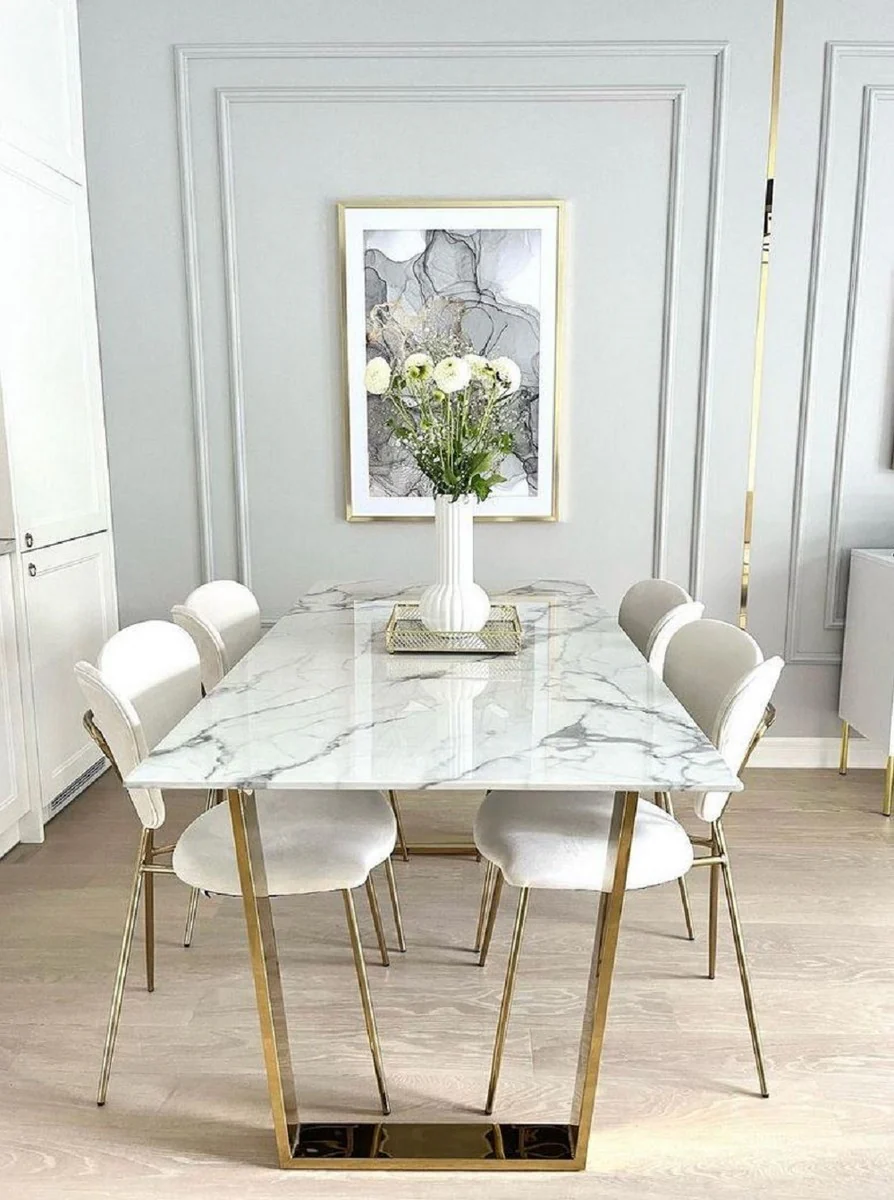 Covered with a fine velvet fabric (100% cotton)