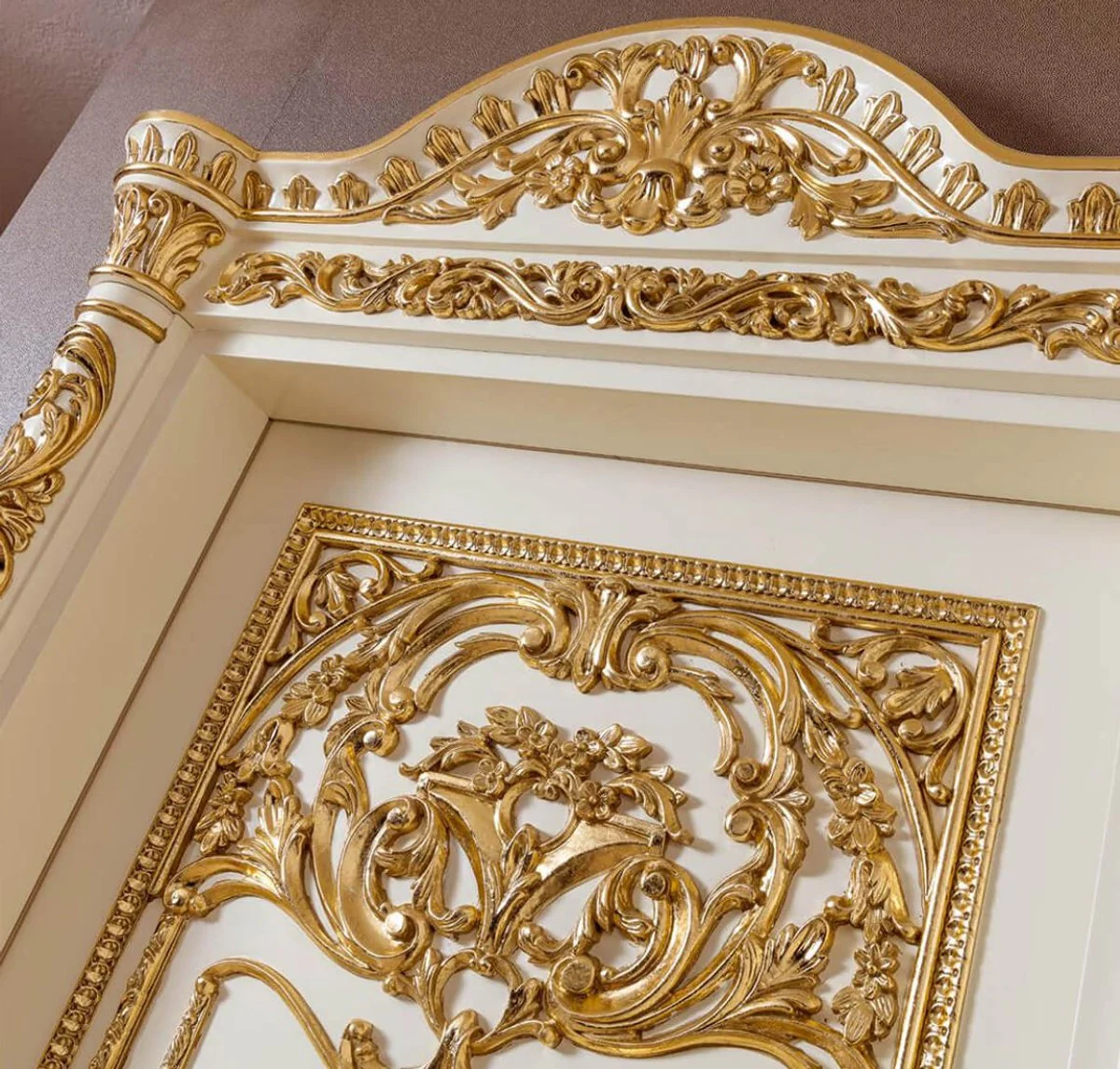 Luxury Baroque apartment door white / gold - Magnificent solid wood door with frame - Luxury furniture in the Baroque style - Baroque furniture - Hotel furniture - Baroque furnishings - Noble & magnificent