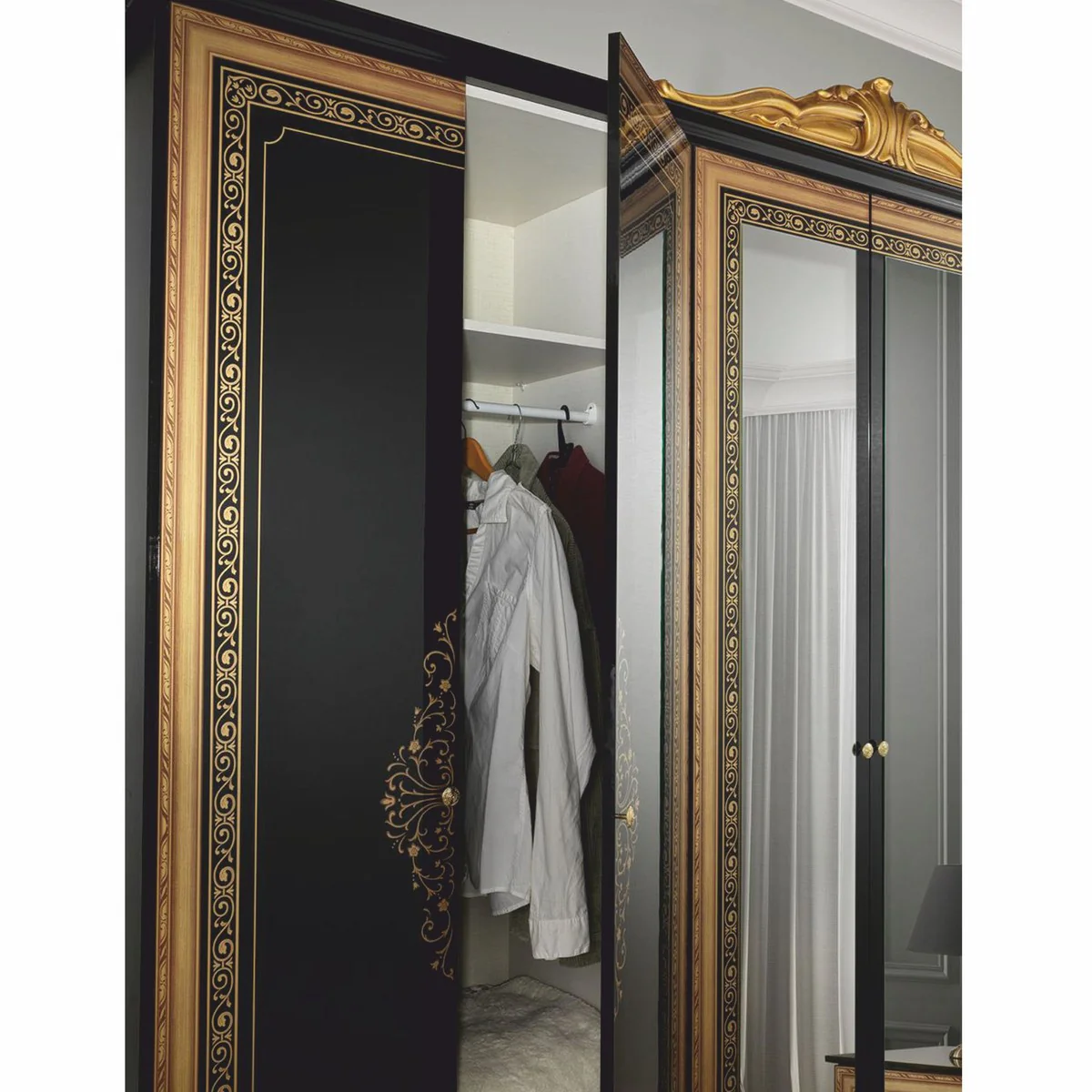 Luxury Baroque Bedroom Cabinet Black / Gold 104
