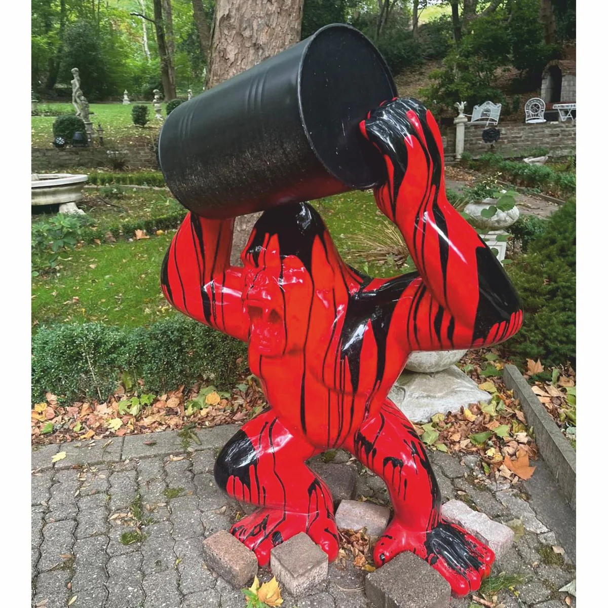 Decorative sculpture gorilla monkey with barrel red / black H. 140 cm - decorative figure