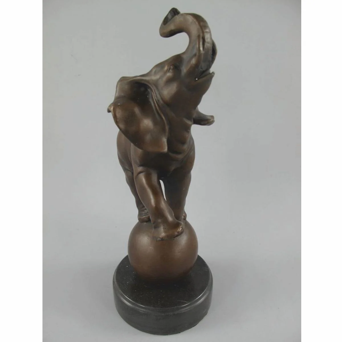 Bronze decorative sculpture elephant bronze / black H. 33 cm - decorative figure