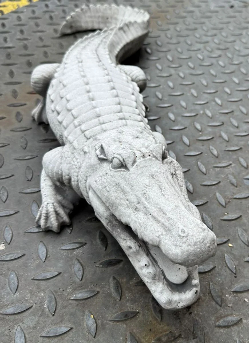 Garden decoration sculpture crocodile gray 68 cm - garden figure