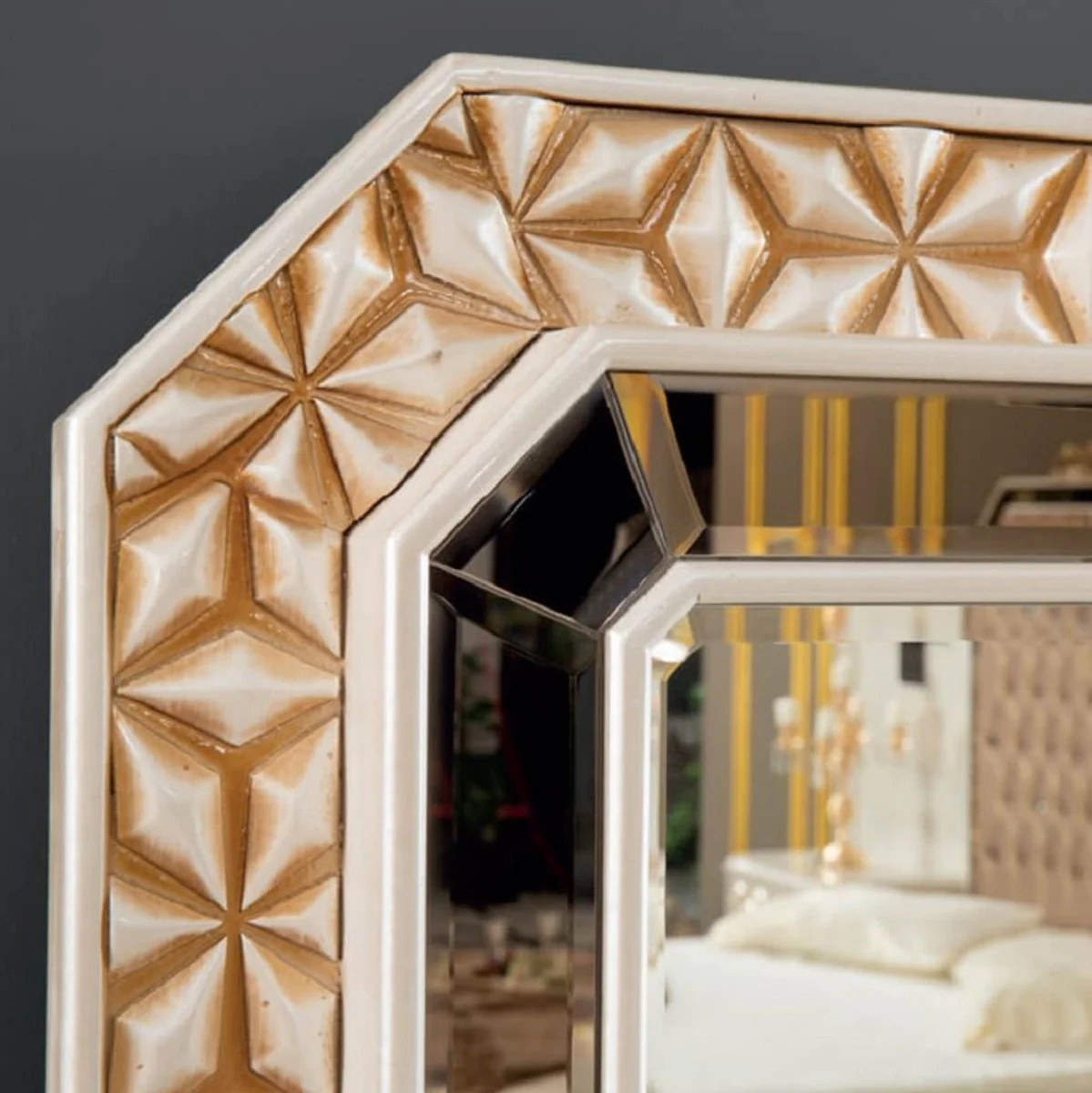 Luxury Baroque Bedroom Chest of Drawers with Mirror White / Gold - Baroque Bedroom Furniture - Noble & Magnificent